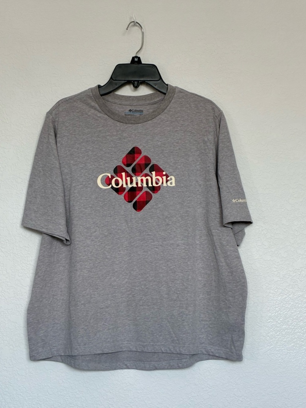 Columbia Logo Tee Gray Buffalo Plaid Graphic T-Shirt M Outdoor Casual